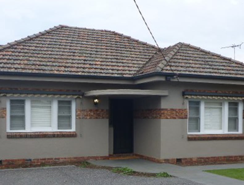 Double-Hung Windows with Fixed Sash — Windows And Doors in Cheltenham, VIC