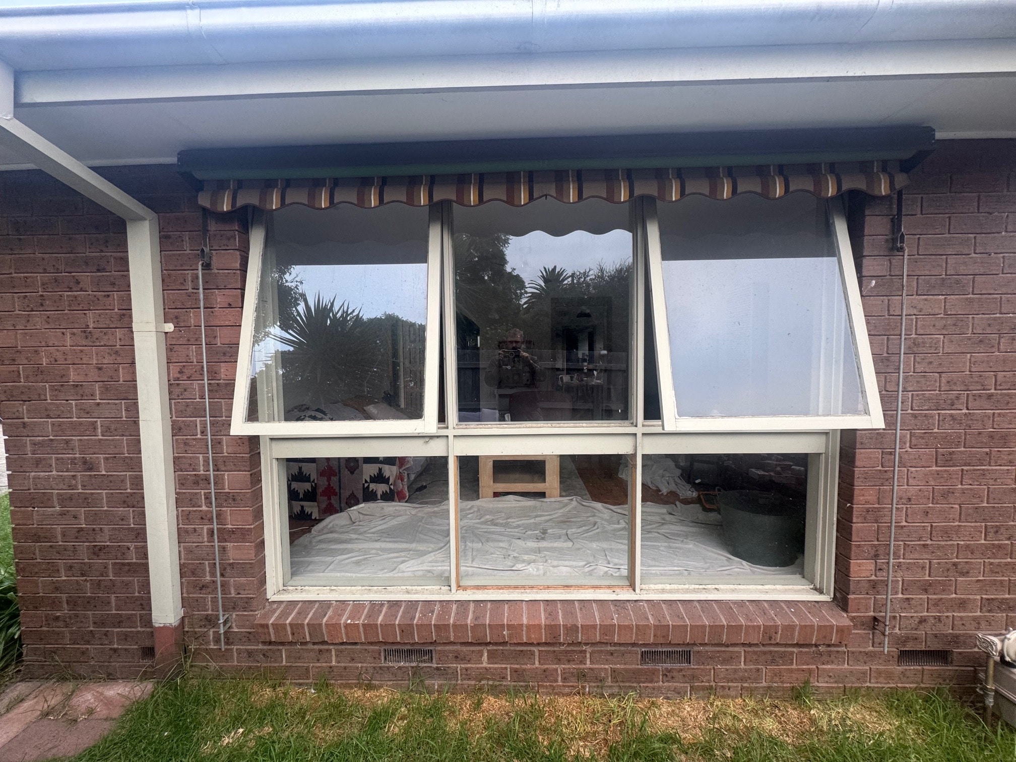 Aluminium-3P-Sliding-Door-with-Invisgard-Security-Screen-Before-Frankston-Project