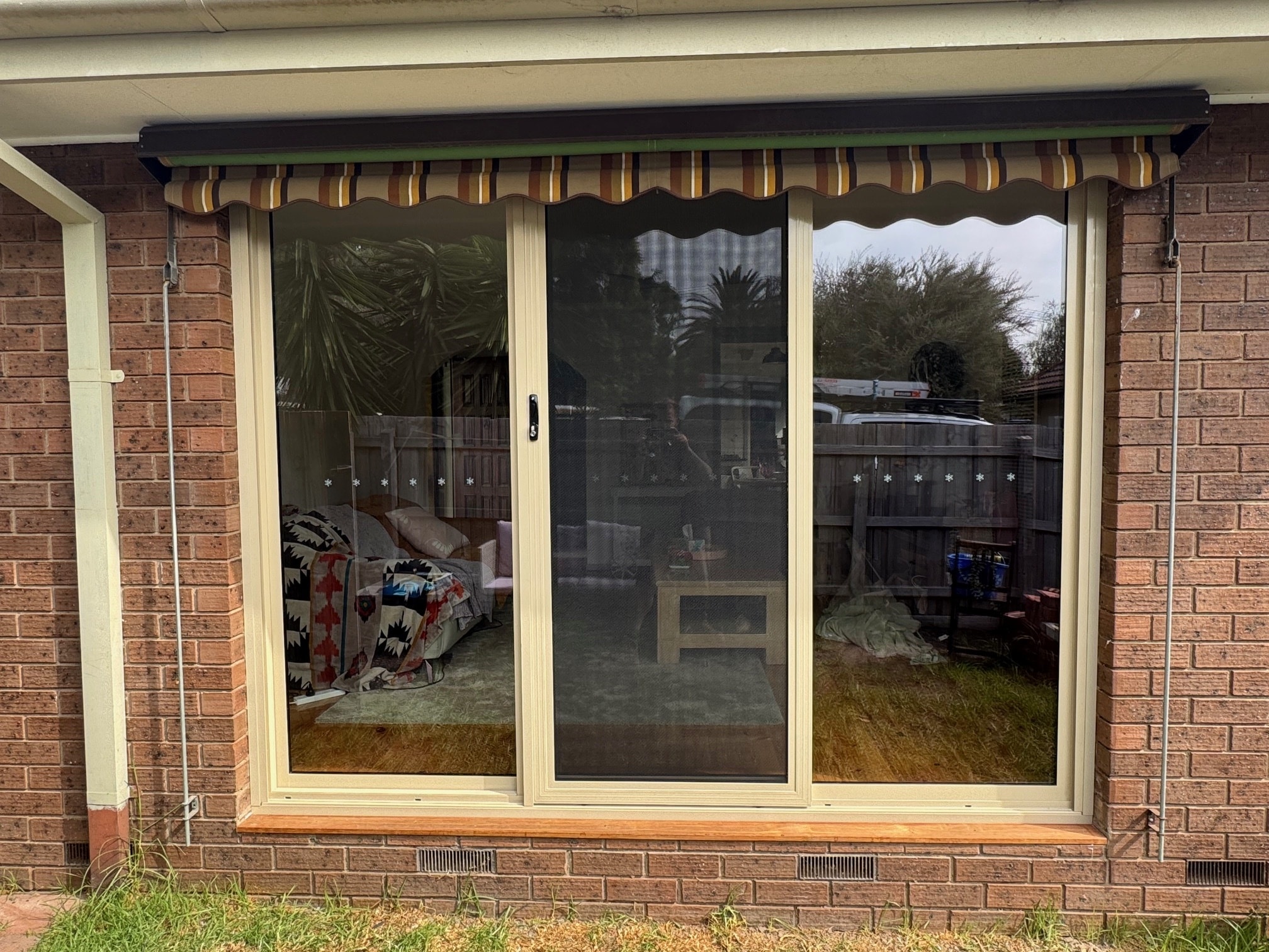 Aluminium-3P-Sliding-Door-with-Invisgard-Security-Screen-After-Frankston-Project