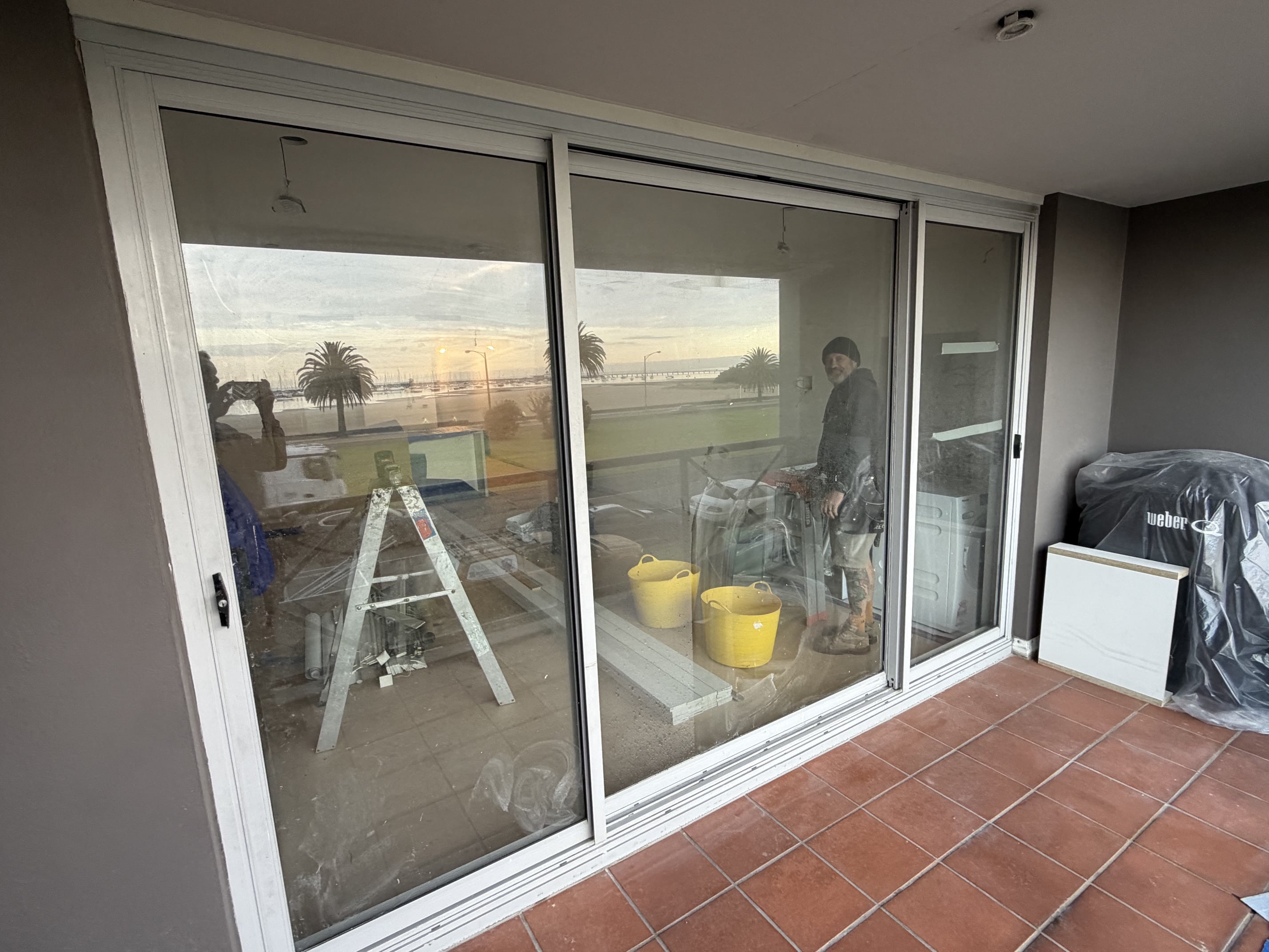 Aluminium-Panoramic-Double-Sliding-Door-outside-Before-St-Kilda-Project