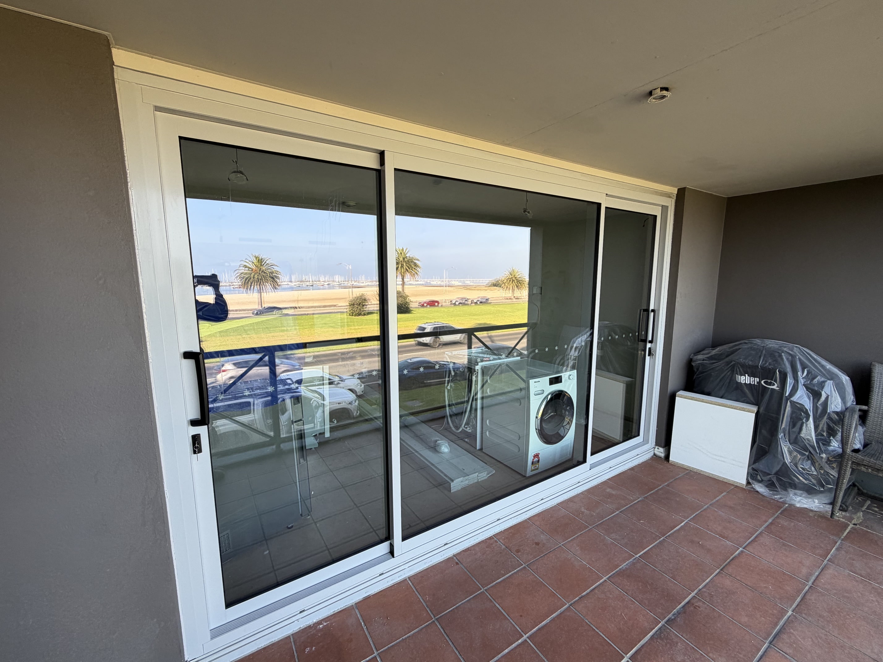 Aluminium-Panoramic-Double-Sliding-Door-outside-After-St-Kilda