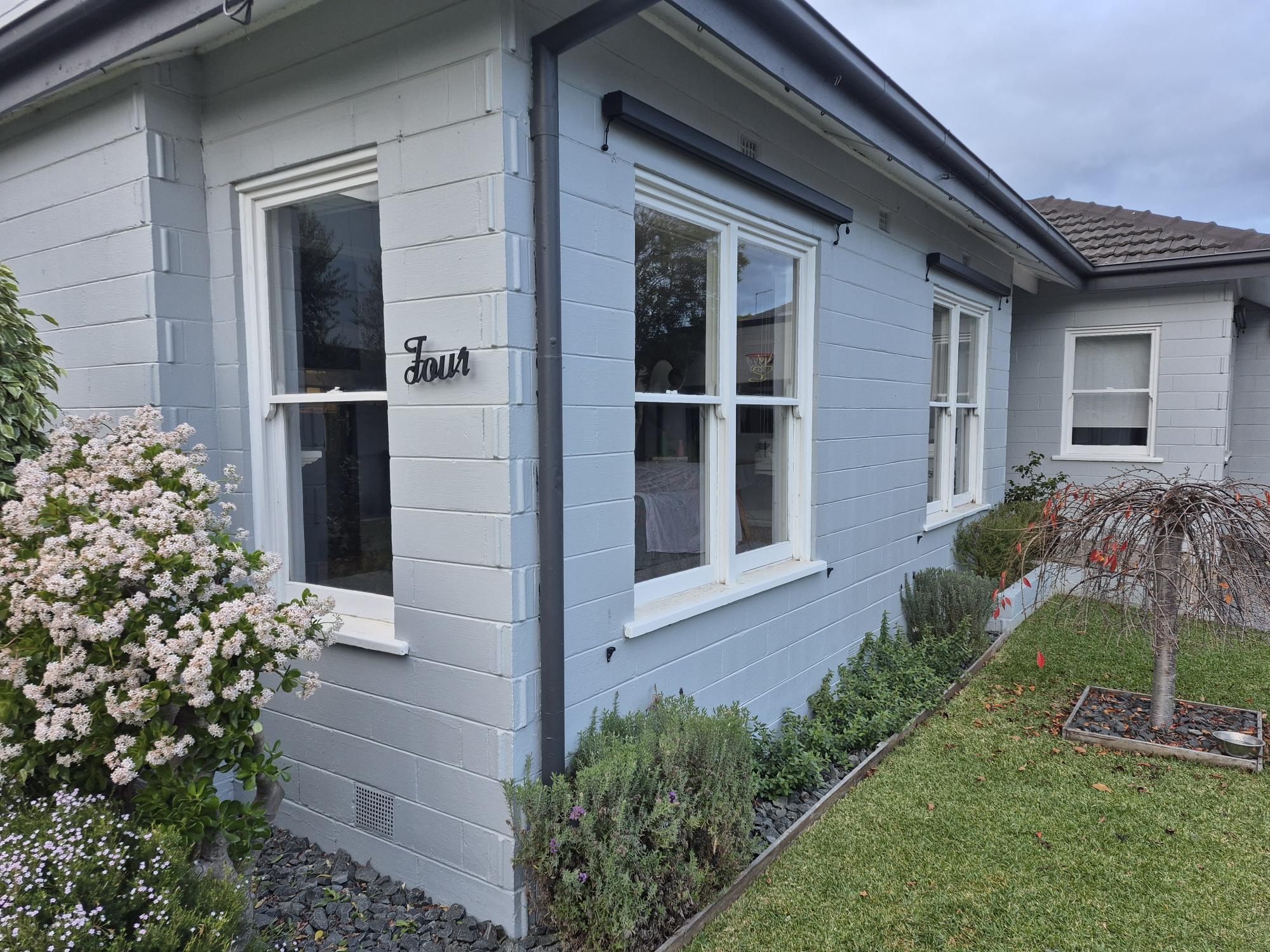 Aluminium Awning Windows (Before) - Moorabin Project