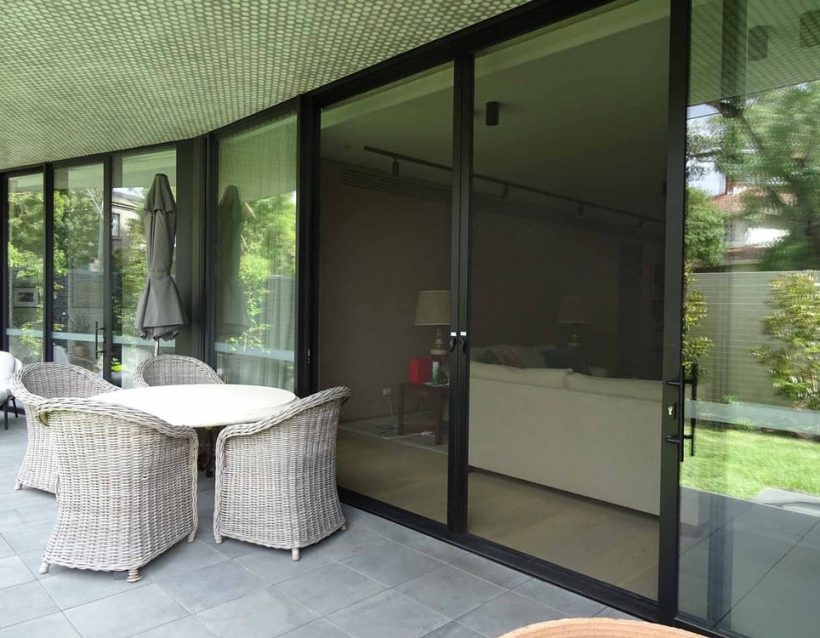 A High-quality Retractable Flyscreens