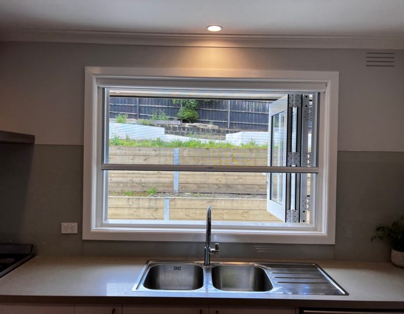 Bifold Windows with Flyscreen