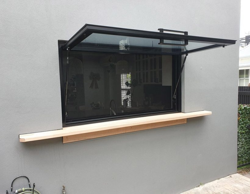 Pull Down Flyscreen on A Kitchen Window